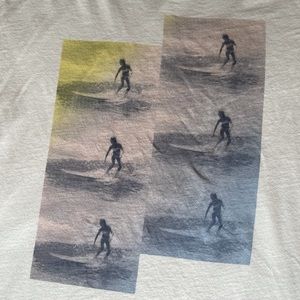 PIMA WAVE RIDER- GRAPHIC LOW-KEY TEE